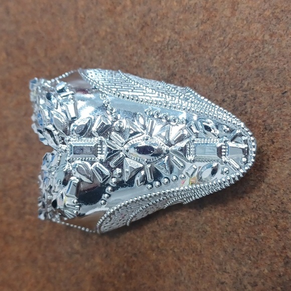 Barbie Signature 2021 Holiday Silver Bustier Corset Accessory - Picture 2 of 6